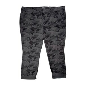 NWT Torrid The Weekend Straight Cargo Pants 4 Size 4X Pull On Twill Black Camo